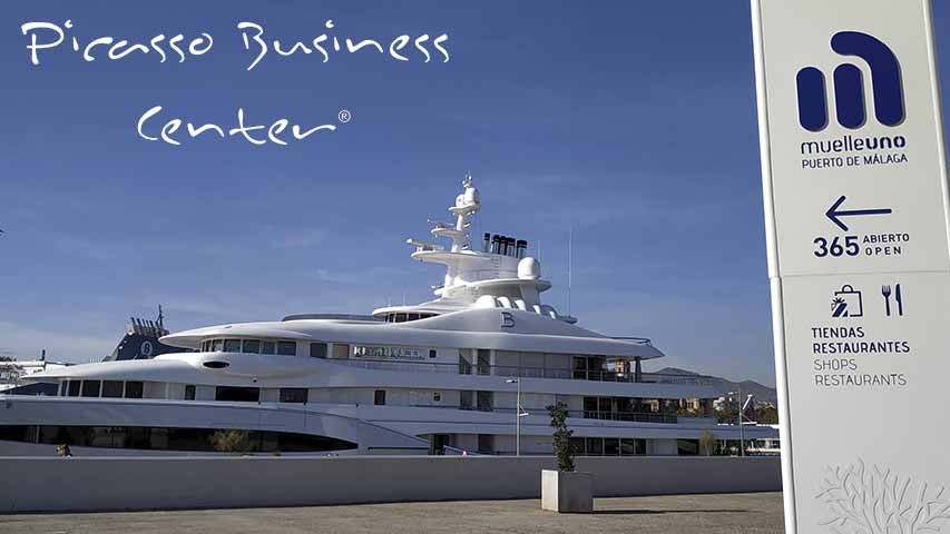 Puerto de Malaga AGP Aviva superyacht & Mayan Queen IV superyacht